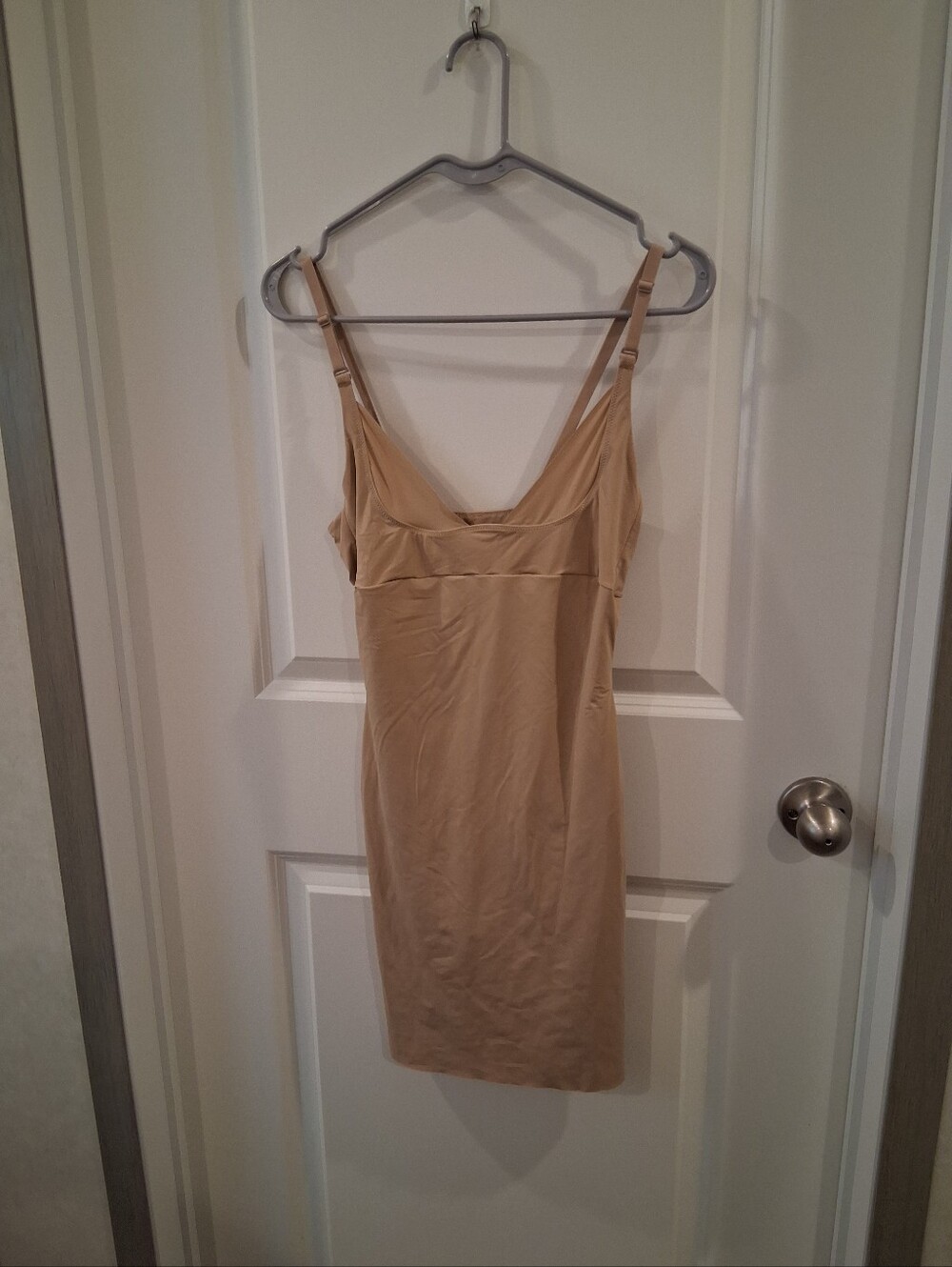 Maidenform Nude/Tan Seamless Shaping Slip Size Large